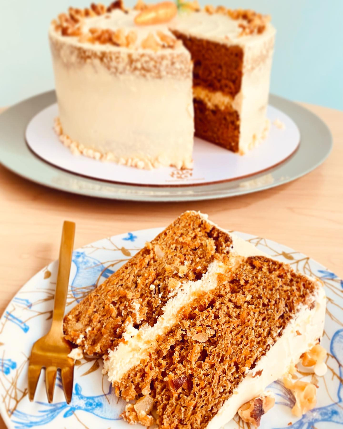 Torta de zanahoria, nueces y queso crema
